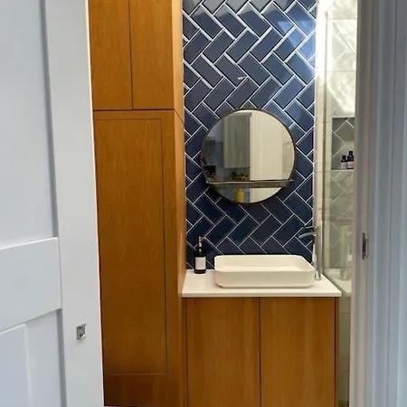 Sunny Air Conditioned Studio With Parking And Private Entrance * Bristol