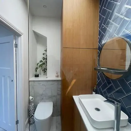 Apartmán Sunny Air Conditioned Studio With Parking And Private Entrance