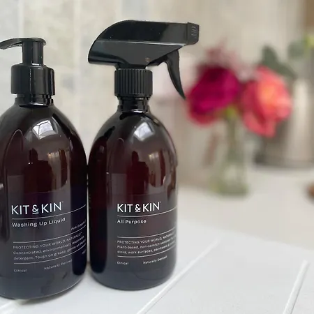 Sunny With Parking And Private Entrance Apartamento *