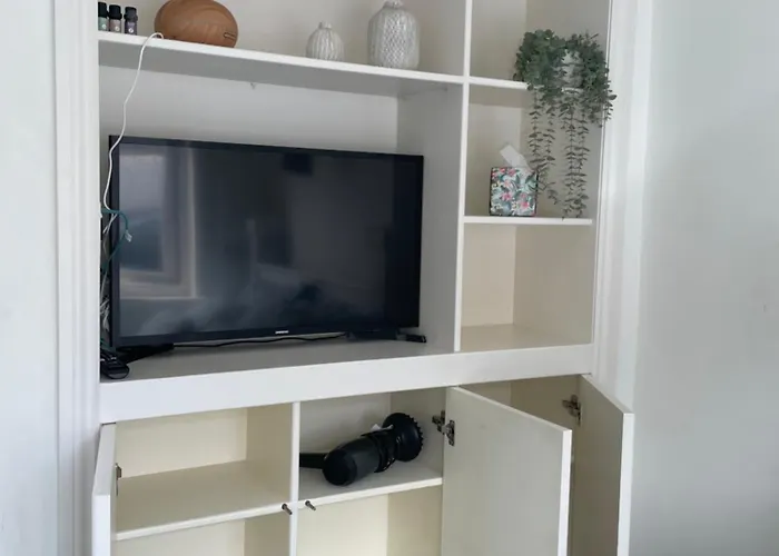 شقة Sunny With Parking And Private Entrance